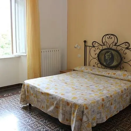 Casa Stella Nel Centro Di * 卡波利韦里